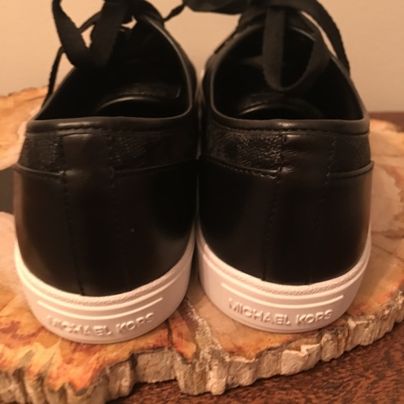 NWOB Michael Kors City Sneakers - Picture 6 of 7